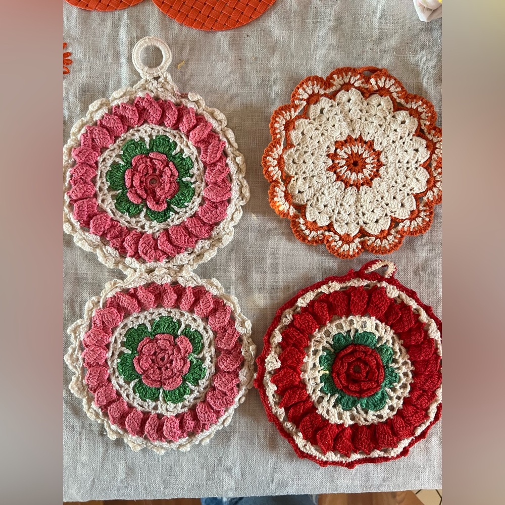 Handmade vintage crocheted Dollie’s pot holders or hot pads set of 4